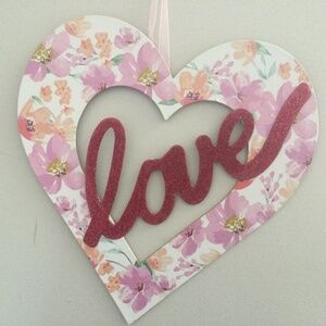 NEW WITH TAGS HEART LOVE SIGN